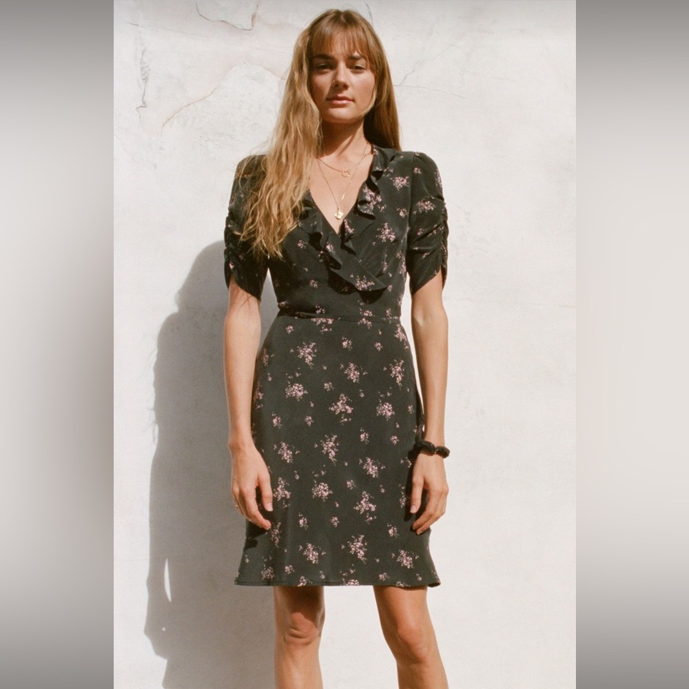 Lily Ashwell Ruffle‎ V Neck 100% Silk Floral Mini Tea Gemma Dress Size Medium